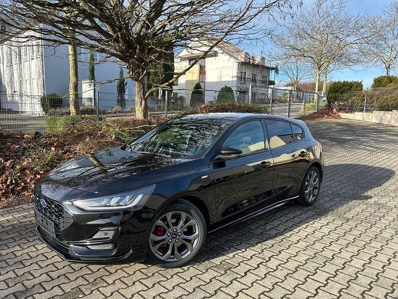 Gebraucht Ford Focus ST-Line 125 PS (91 kW) 2023 Schwarz Limousine