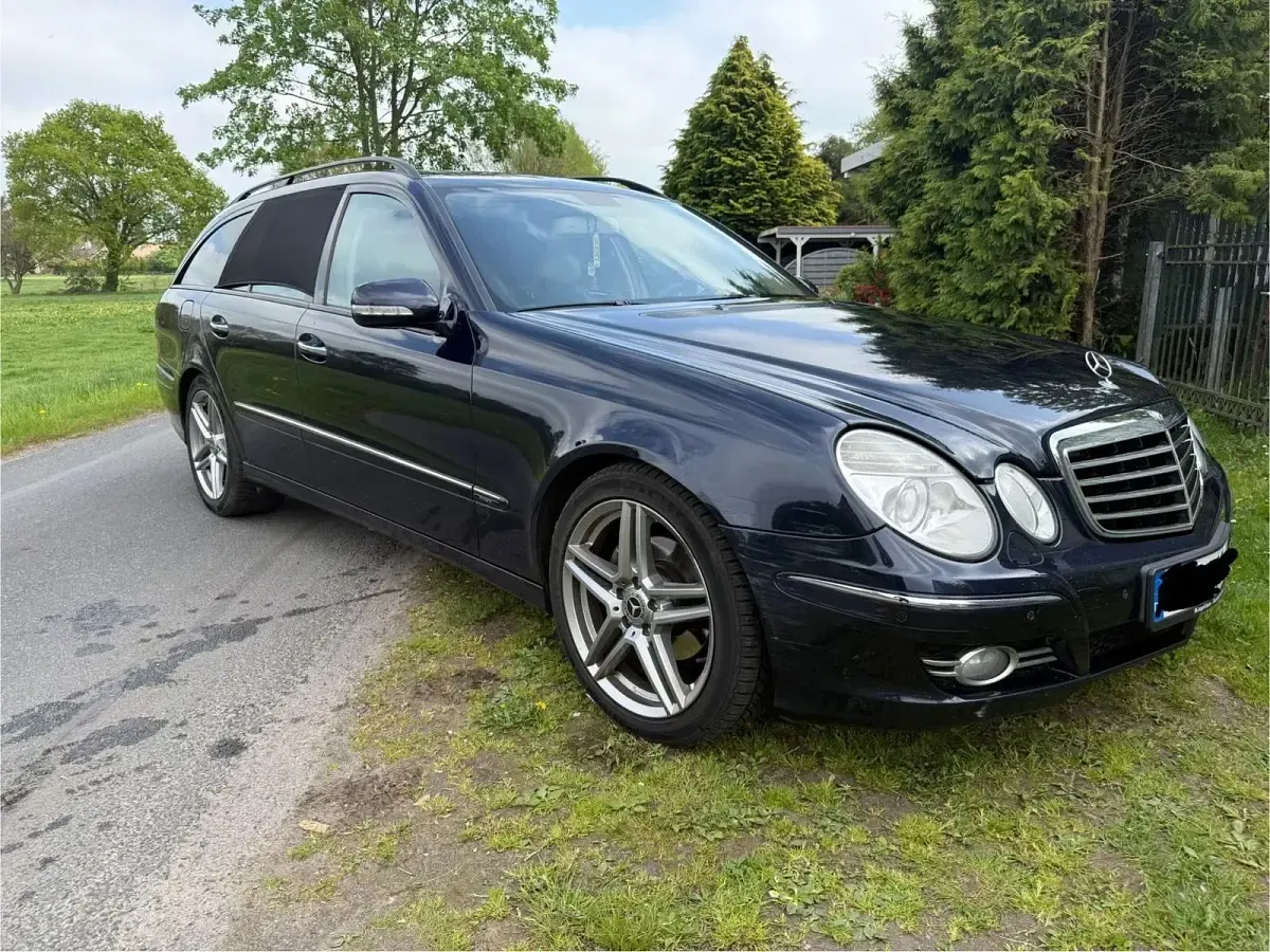 Używany Mercedes E280 204 KM (150 kW) 2007 Andere farben Kombi
