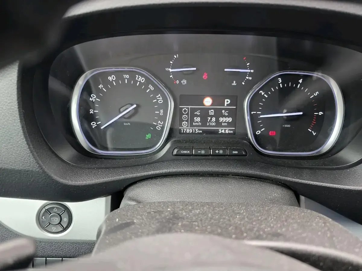 Gebraucht Citroën Spacetourer 179 PS (131 kW) 2017 Blau Van / Kleinbus