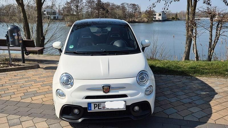 Gebraucht Abarth 595 145 PS (106 kW) 2017 Weiß Kleinwagen
