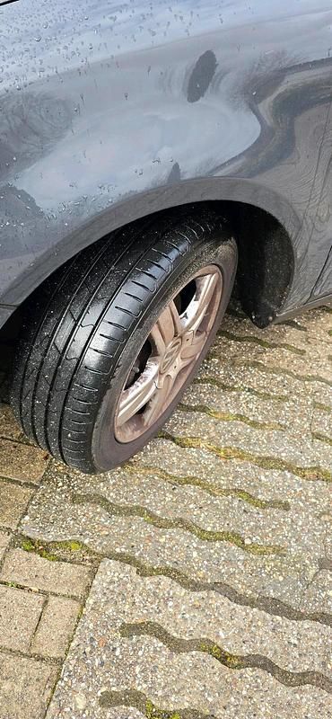 Gebraucht VW Fox Style 60 PS (44 kW) 2011 Grau Kleinwagen