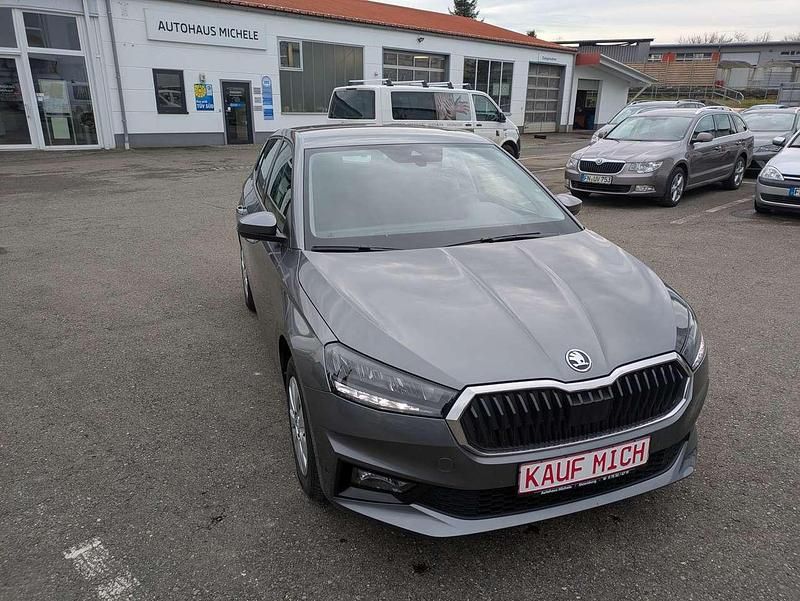 Gebraucht Skoda Fabia Selection 80 PS (58 kW) 2024 Graphitegrau metallic Limousine