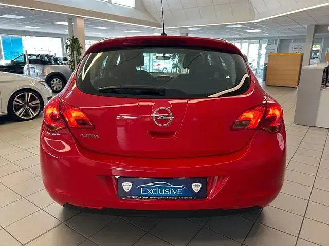 Gebraucht Opel Astra Selection 116 PS (85 kW) 2009 Limousine