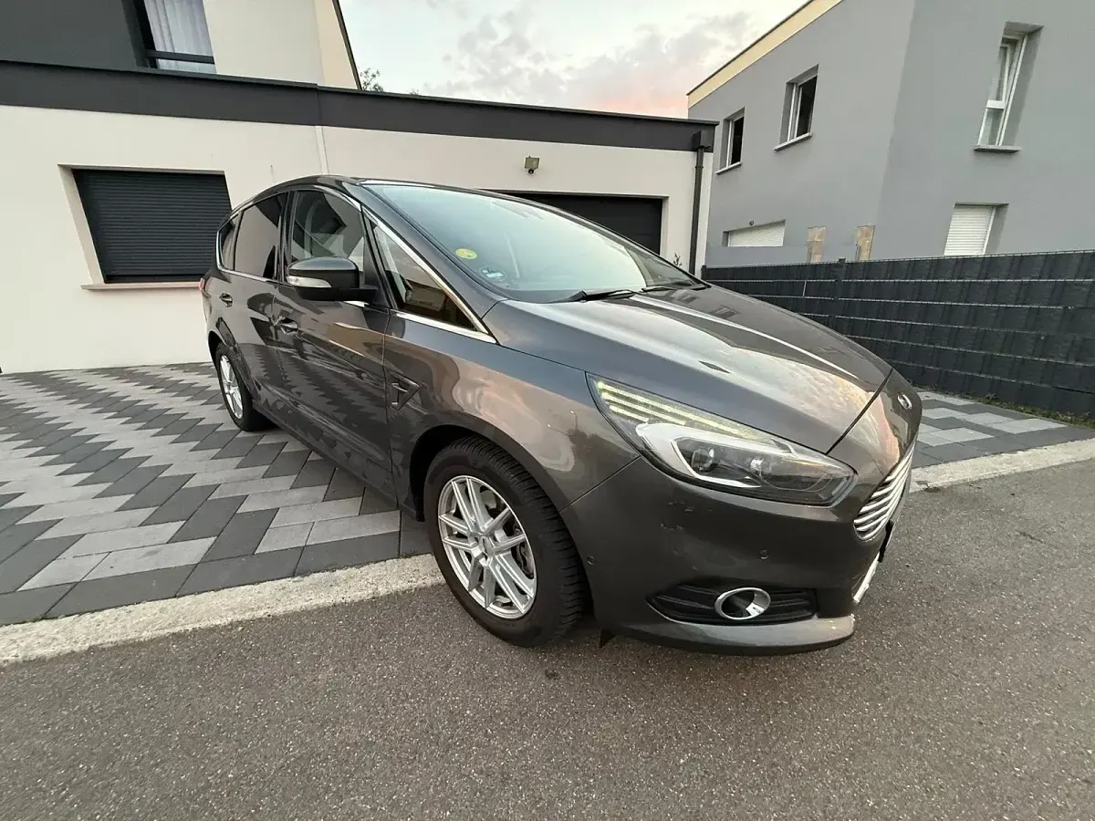 Gebraucht Ford S-MAX S 150 PS (110 kW) 2017 Grau Van / Kleinbus
