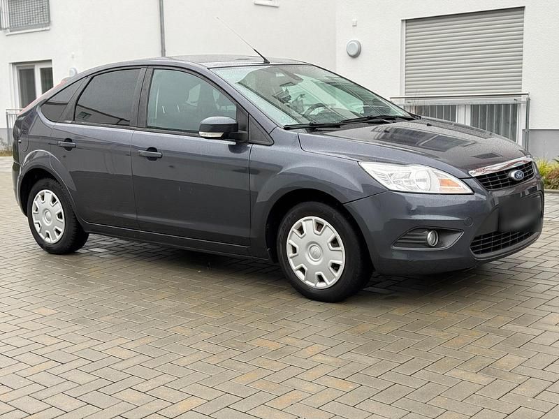 Gebraucht Ford Focus 101 PS (74 kW) 2010 Grau Limousine