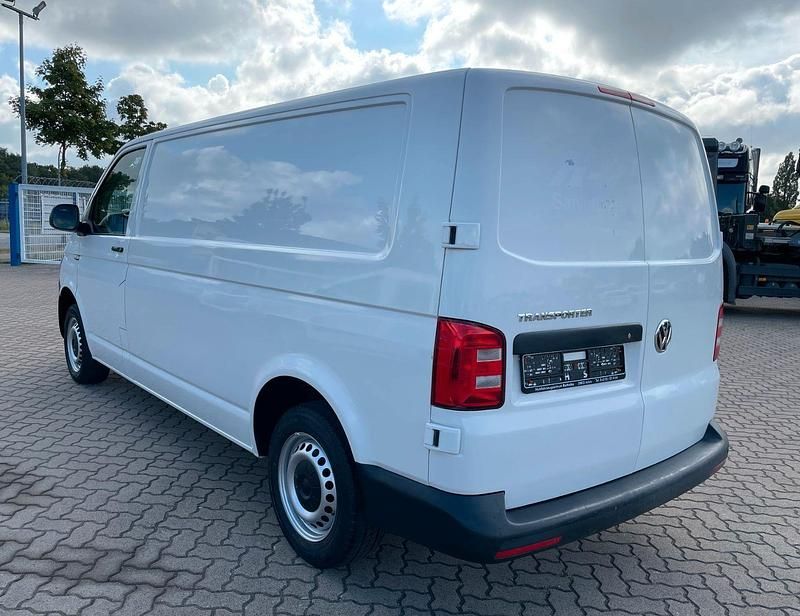 Gebraucht VW Transporter 102 PS (75 kW) 2018 Weiß Van
