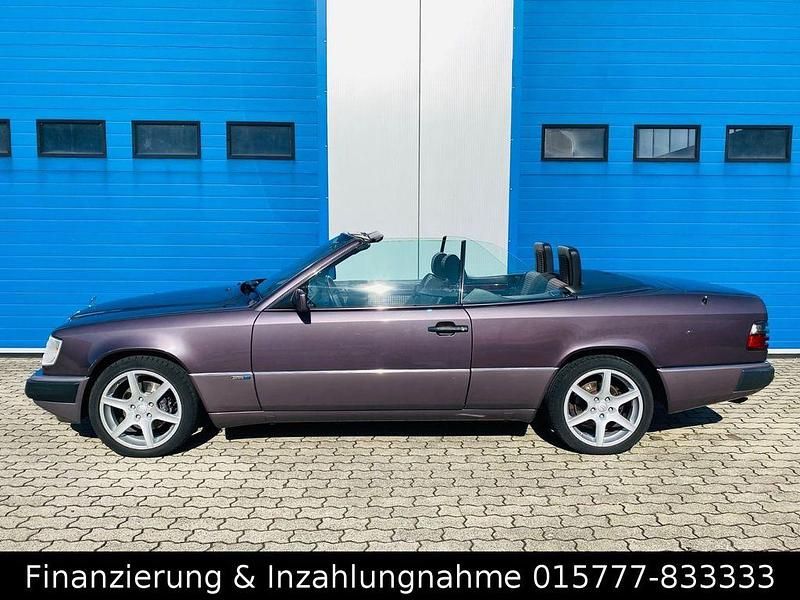 Grau Gebraucht 1993 Mercedes E300 Cabrio | 18.900 € - Bild 1/4