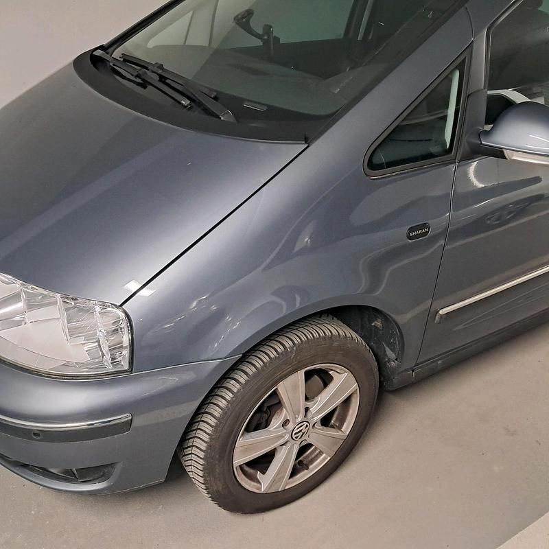 Gebraucht VW Sharan 140 PS (102 kW) 2010 Grau Van / Kleinbus