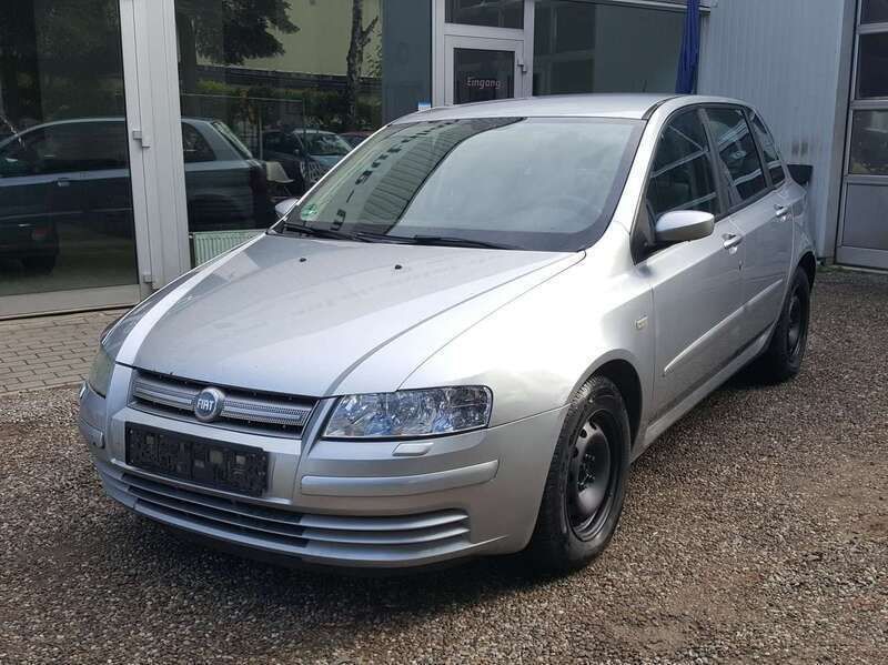 Grau Gebraucht 2006 Fiat Stilo Active Limousine | 890 € (Teuer) - Bild 1/4