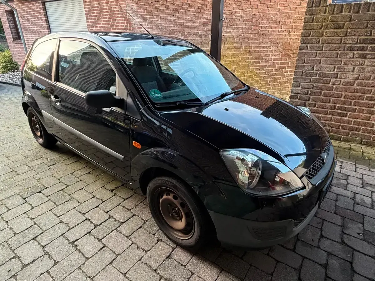 Gebraucht Ford Fiesta 69 PS (50 kW) 2006 Schwarz Kleinwagen