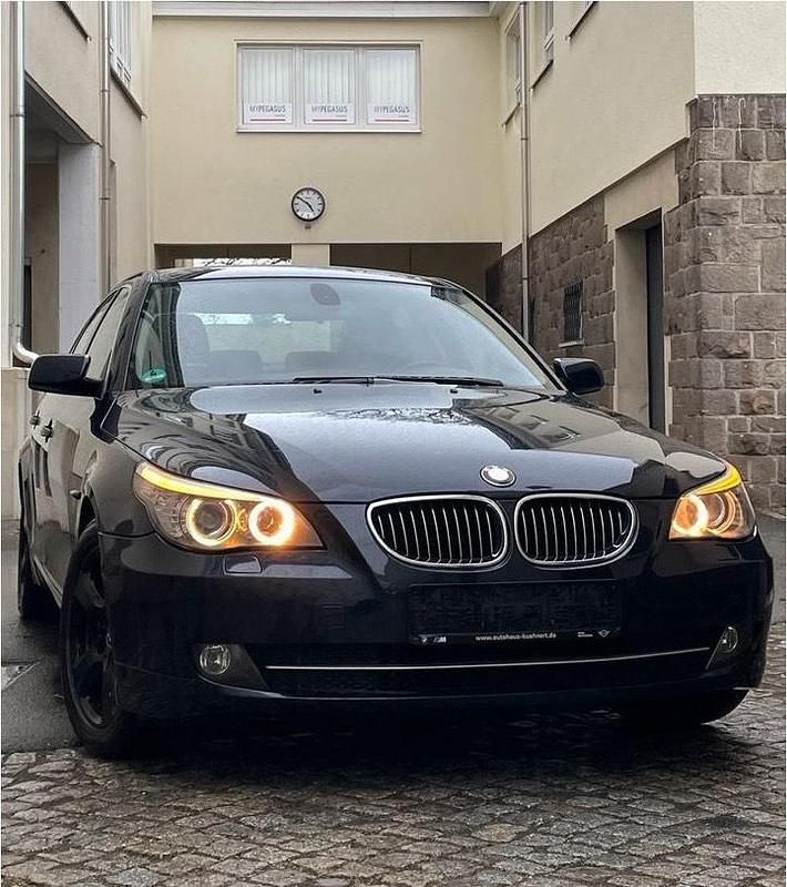 Gebraucht BMW 523 190 PS (139 kW) 2007 Blau Limousine