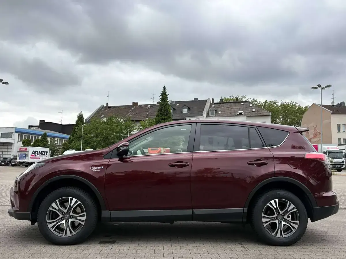 Gebraucht Toyota RAV4 Hybrid Edition 155 PS (114 kW) 2016 Chili SUV