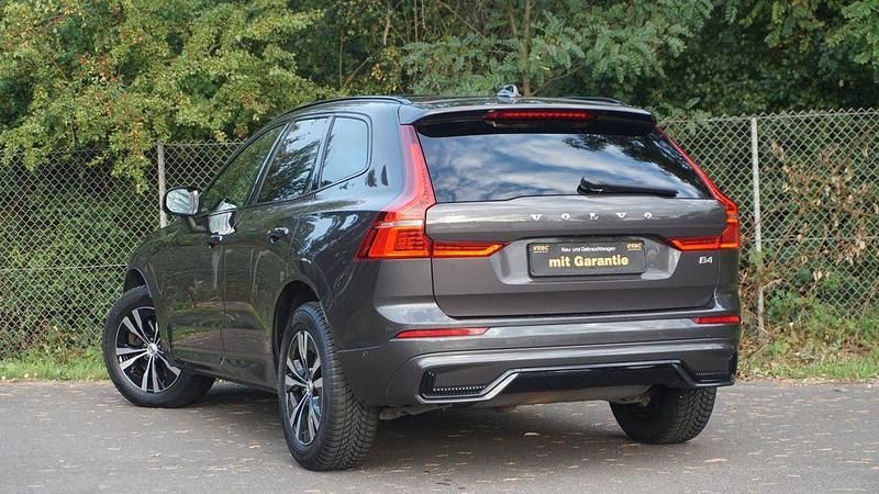 Gebraucht Volvo XC60 Plus 197 PS (144 kW) 2022 Grau SUV