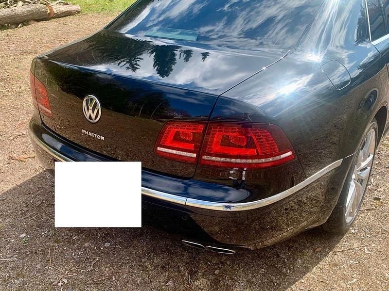 Second-hand VW Phaeton 334 CP (245 kW) 2015 Negru Berlinǎ