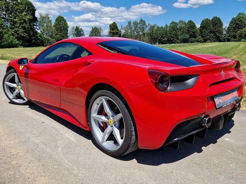 Second-hand Ferrari 488 670 CP (492 kW) 2019 Roșu Coupe