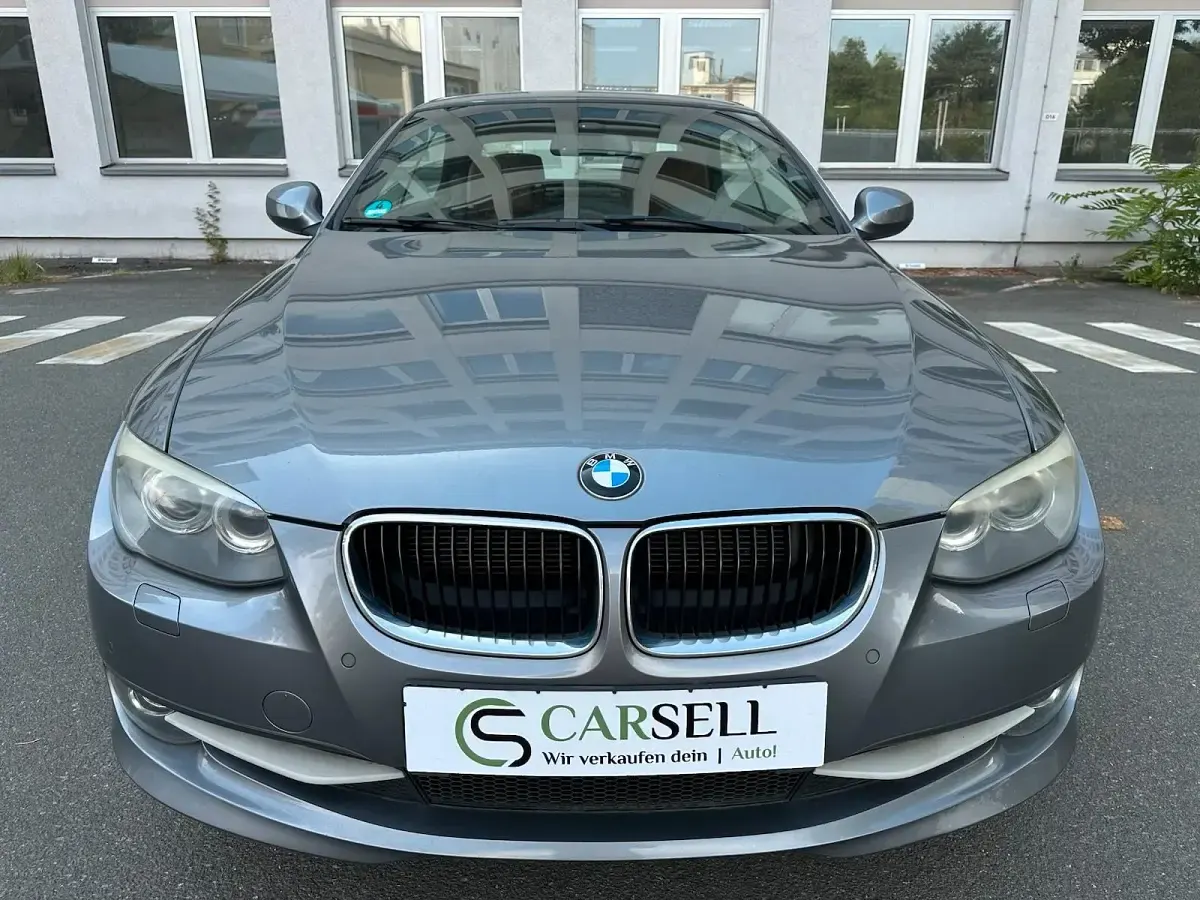 Gebraucht BMW 318 Cabriolet Comfort Edition 143 PS (105 kW) 2010 Grau Cabrio