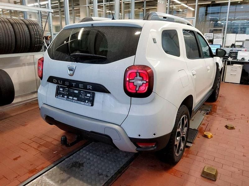 Gebraucht Dacia Duster Celebration 101 PS (74 kW) 2020 Weiß SUV