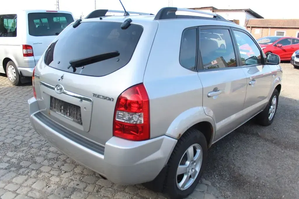 Gebraucht Hyundai Tucson GLS 141 PS (103 kW) 2006 Silber SUV