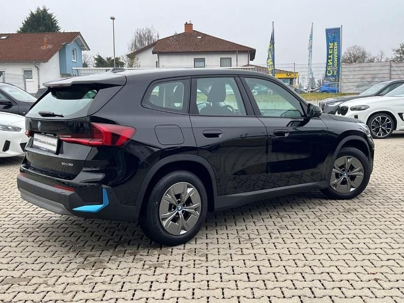 Gebraucht BMW iX1 Performance 200 kW (272 PS) 2023 Schwarz ii SUV
