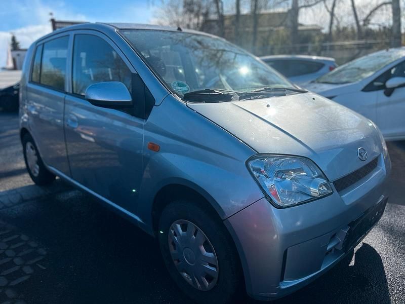 Gebraucht Daihatsu Cuore 60 PS (44 kW) 2005 Silber Kleinwagen