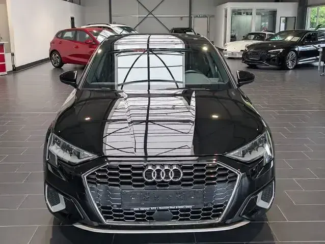 Gebraucht Audi A3 Advanced 150 PS (110 kW) 2023 Schwarz Limousine