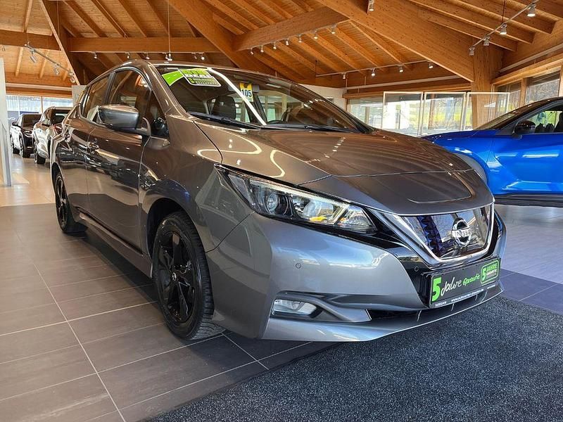 Gebraucht Nissan Leaf Acenta 110 kW (150 PS) 2022 Gun metallic (m) Kleinwagen
