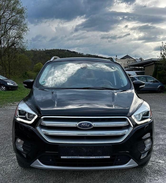 Schwarz Gebraucht 2017 Ford Kuga Business Edition SUV | 10.500 € (Guter Preis) - Bild 1/4