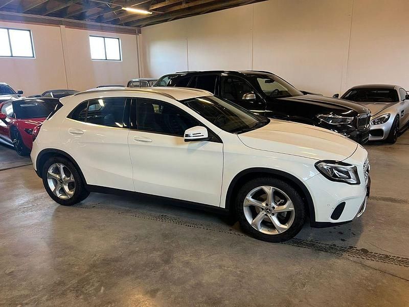 Gebraucht Mercedes GLA200 156 PS (114 kW) 2017 Weiß SUV