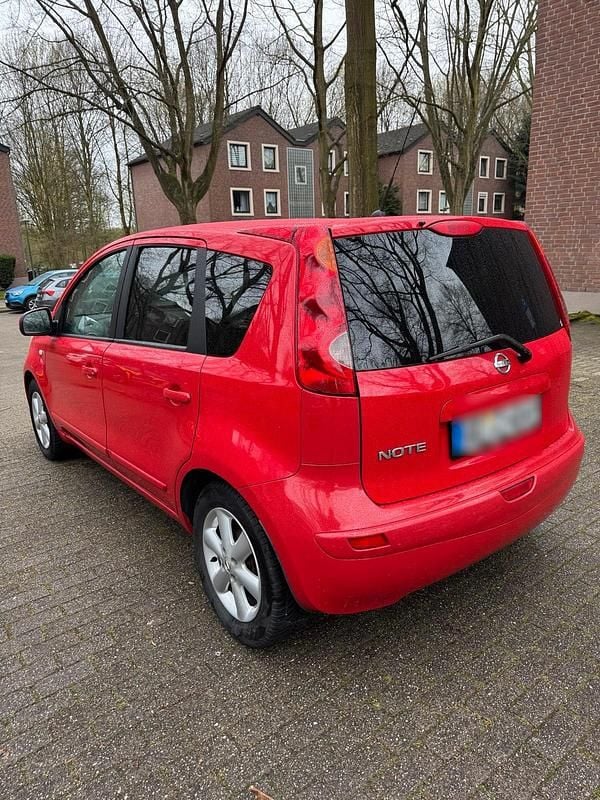 Gebraucht Nissan Note 85 PS (62 kW) 2008 Rot Kleinwagen