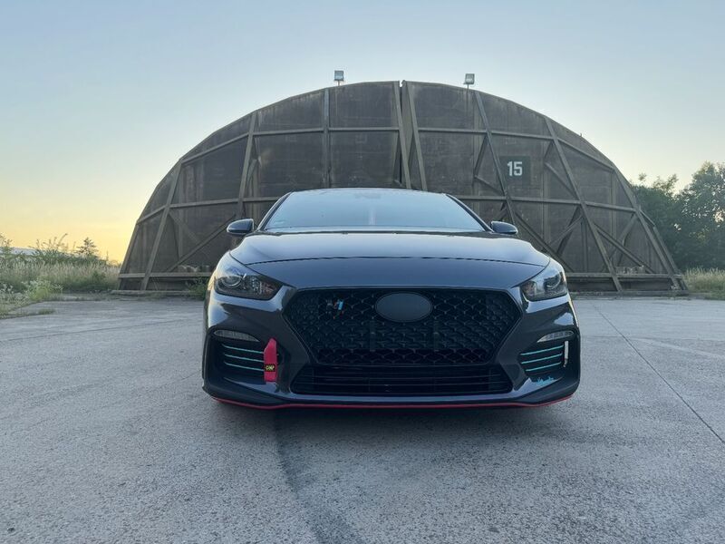 Grau Gebraucht 2019 Hyundai i30 N Line Limousine | 15.000 € (Etwas zu teuer) - Bild 1/4