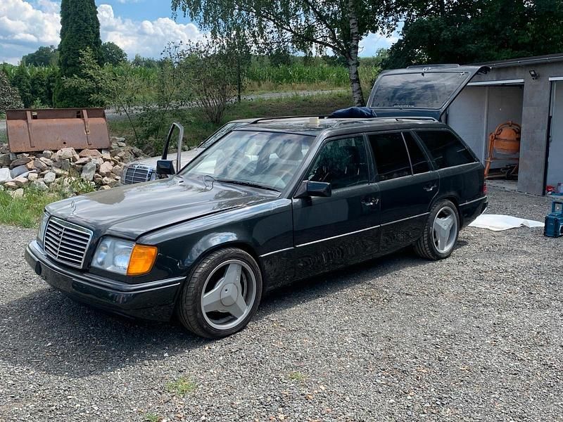 Gebraucht Mercedes E320 220 PS (161 kW) 1994 Kombi
