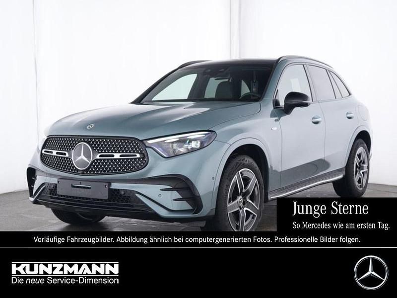 Verdesilber metallic Gebraucht 2025 Mercedes GLC300e AMG SUV | 67.280 € (Fairer Preis) - Bild 1/4