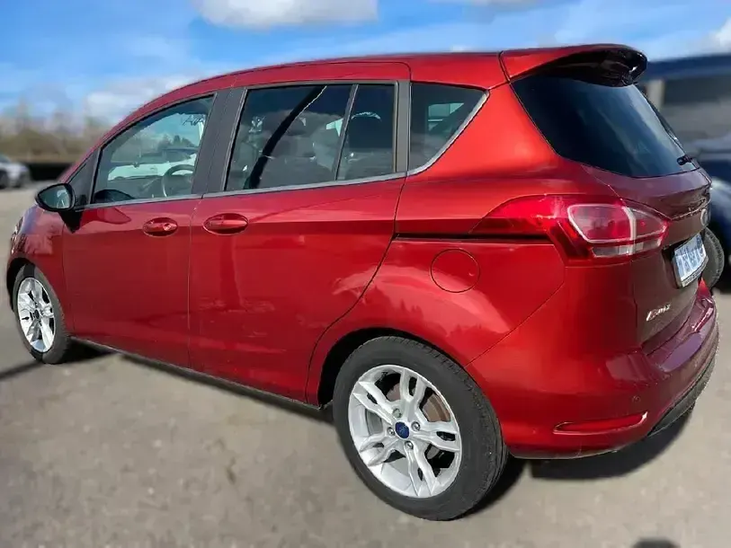 Używany Ford B-MAX Colourline 101 KM (74 kW) 2016 Czerwony Minivan