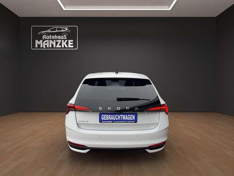 Gebraucht Skoda Scala Drive 116 PS (85 kW) 2024 Moonweiss metallic Kleinwagen