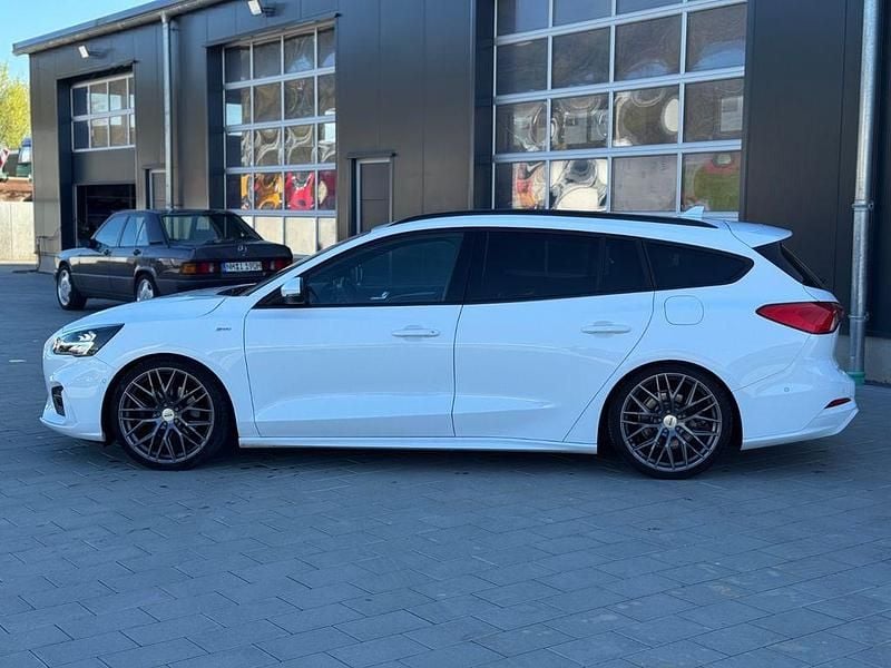 Gebraucht Ford Focus ST-Line 150 PS (110 kW) 2019 Weiß Limousine