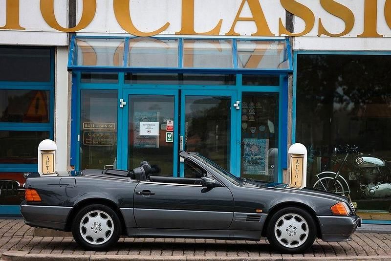Grau Gebraucht 1992 Mercedes SL300 Cabrio | 13.200 € - Bild 1/4