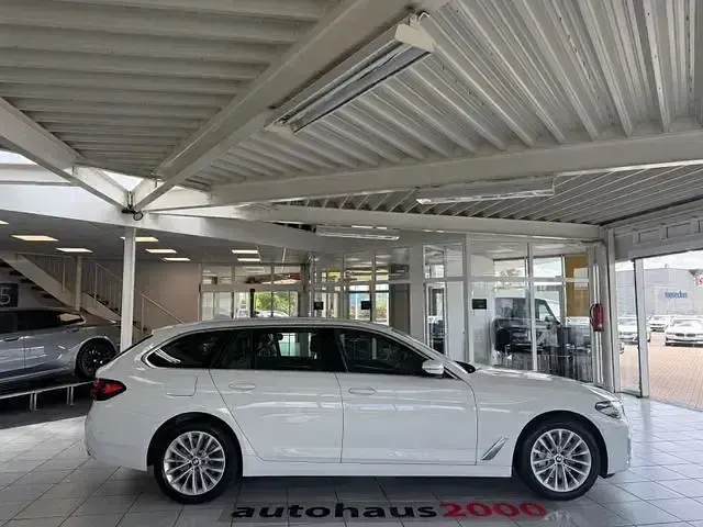 Gebraucht BMW 530 Luxury Line 286 PS (210 kW) 2023 Weiß Kombi