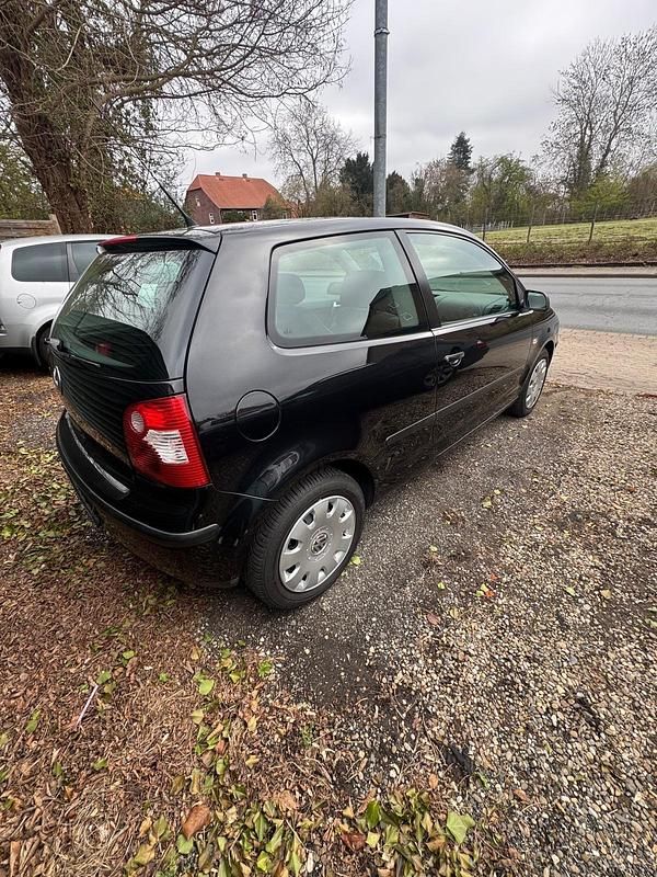 Gebraucht VW Polo 60 PS (44 kW) 2002 Schwarz Kleinwagen