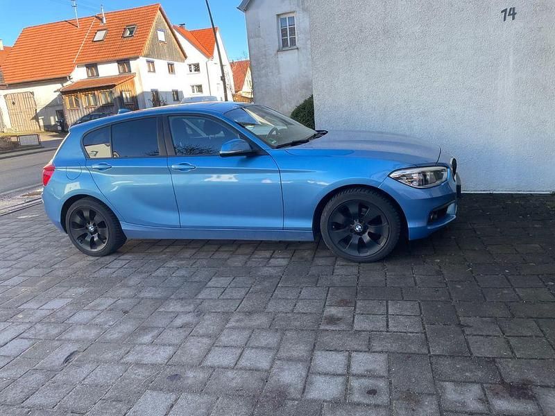 Gebraucht BMW 118 Sport Line 136 PS (100 kW) 2018 Blau Kleinwagen