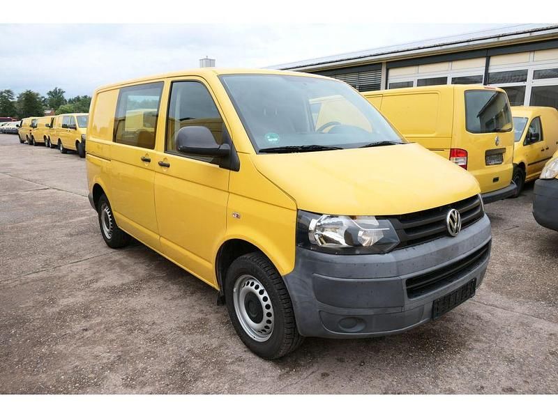 Second-hand VW Transporter 84 CP (61 kW) 2010 Galben Van