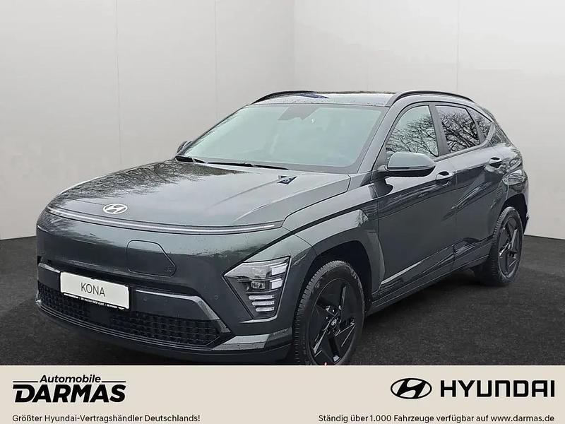 Cypress green Neu 2026 Hyundai Kona Trend SUV | 35.590 € (Guter Preis) - Bild 1/1