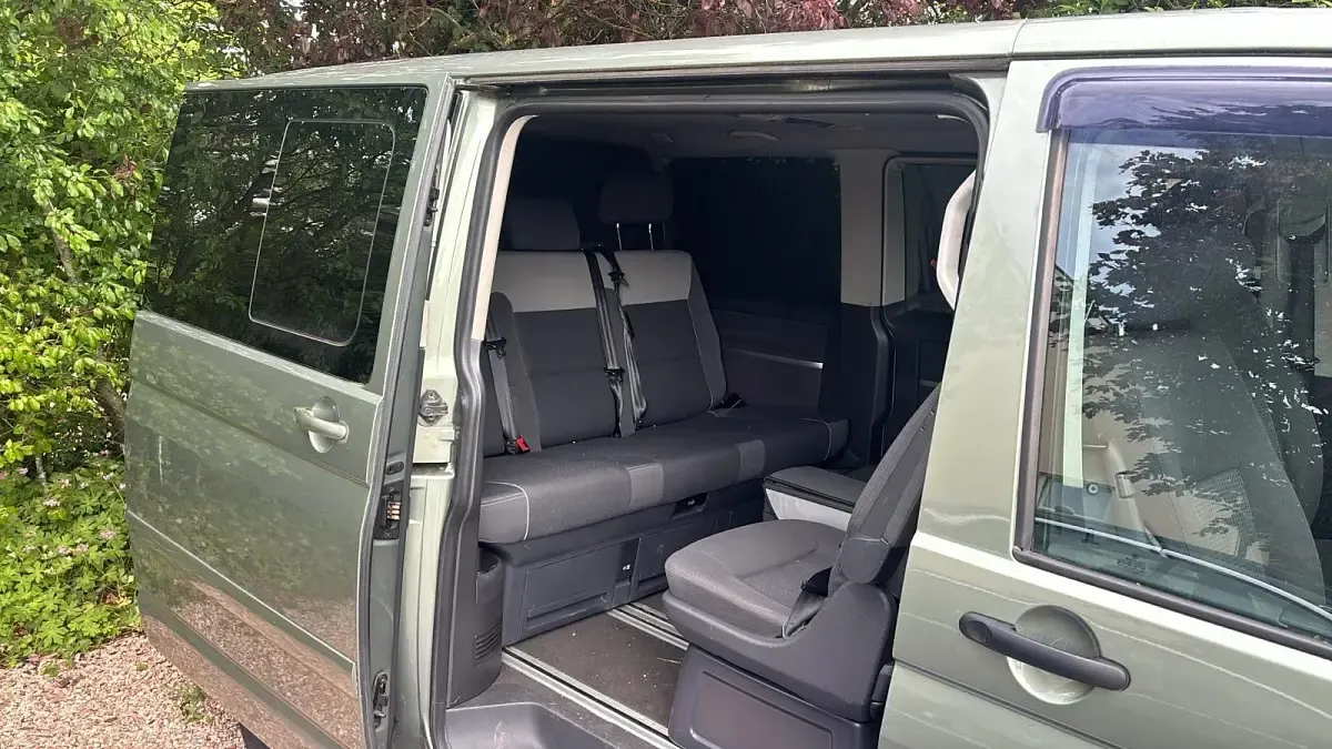 Usata VW T5 131 CV (96 kW) 2004 Andere farben Furgone