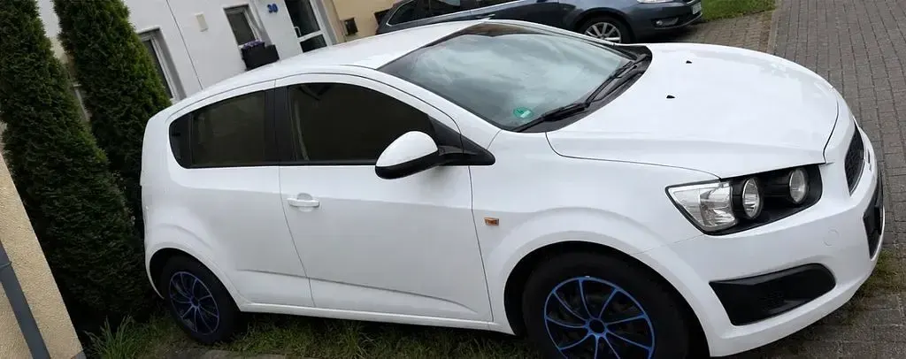 Gebraucht Chevrolet Aveo LT 86 PS (63 kW) 2013 Weiß Limousine