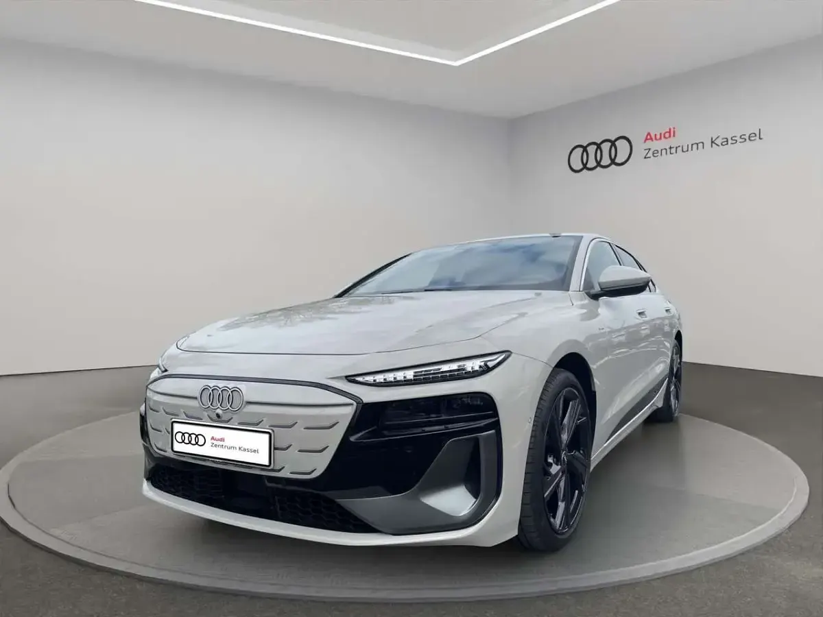 Gebraucht Audi A6 e-tron Sport 210 kW (286 PS) 2025 Beige SUV