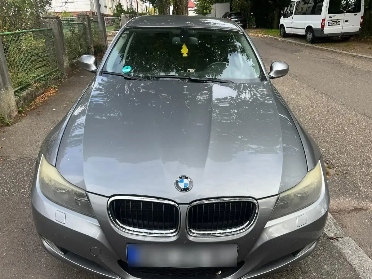 Gebraucht BMW 318 143 PS (105 kW) 2008 Grau Limousine