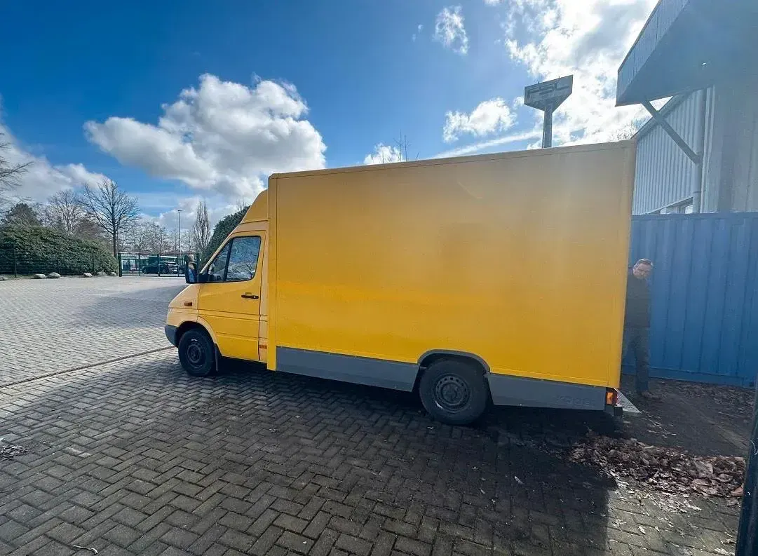 Gebraucht Mercedes Sprinter 82 PS (60 kW) 2001 Gelb Van