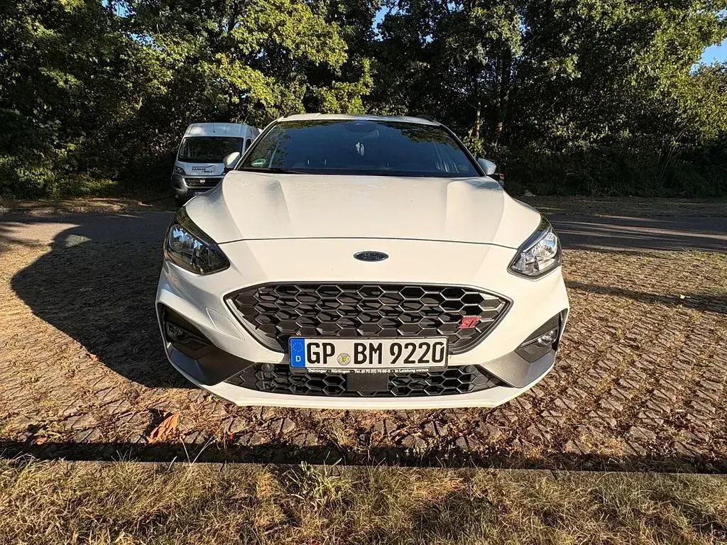 Gebraucht Ford Focus ST 190 PS (139 kW) 2019 Weiß Kombi