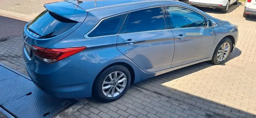 Gebraucht Hyundai i40 Classic 135 PS (99 kW) 2016 Blue spirit metallic Kombi