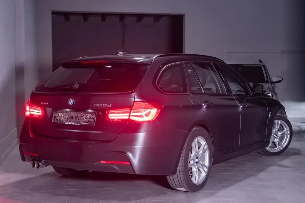 Gebraucht BMW 320 M Sport 190 PS (139 kW) 2017 Mineralgrau metallic Kombi