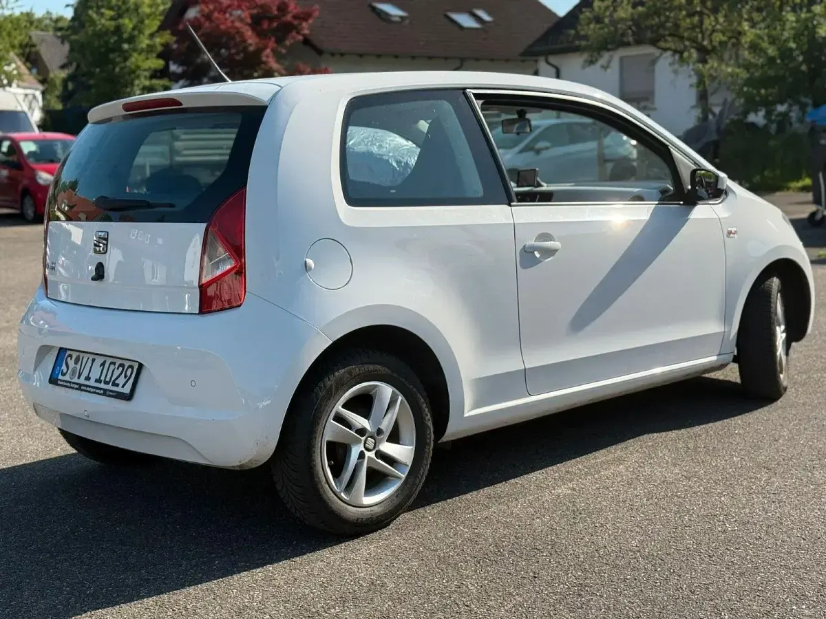 Gebraucht Seat Mii Chic 60 PS (44 kW) 2015 Weiß Kleinwagen